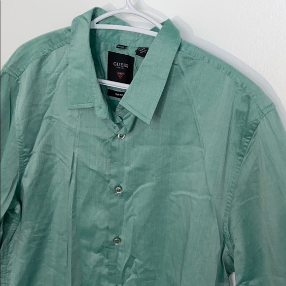 *SALE* Men’s GUESS dress shirt size large BNWT - Picture 2 of 3
